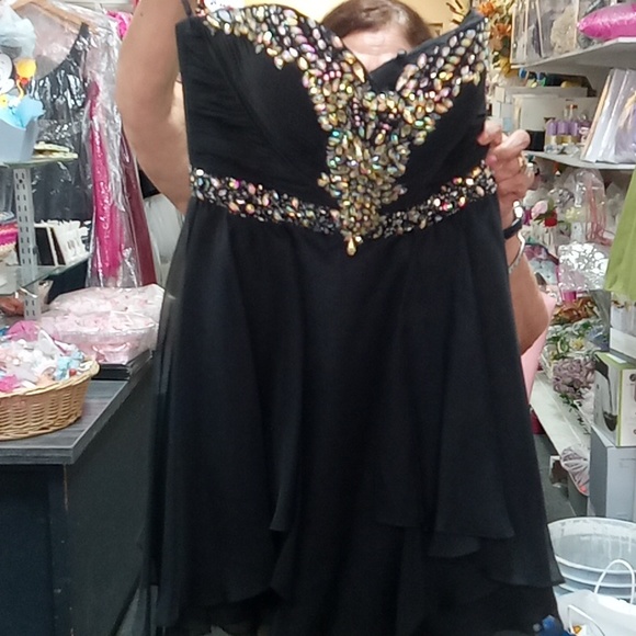 Rhinestones black brand new formal dress - Picture 2 of 2